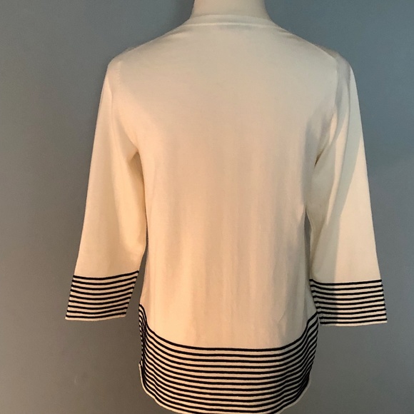 🌺NEW ANN TAYLOR 3/4 SLEEVE CREAM AND BLACK TOP SMALL - Picture 2 of 7